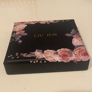 (NEW) Jewelry Box w Pink Flowers 💐